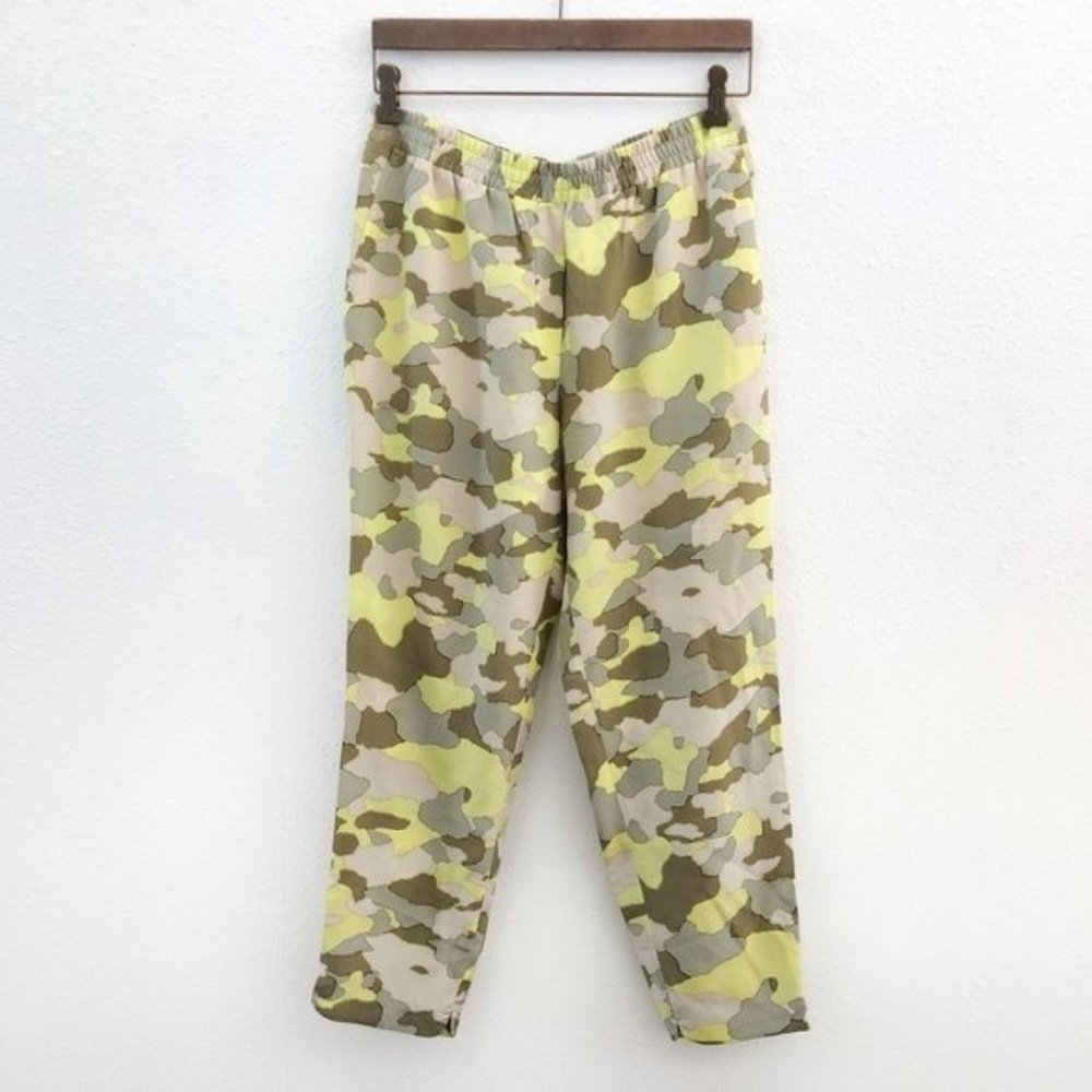 CLUB MONACO Relaxed Fit Camo 100% Silk Pants Size 4